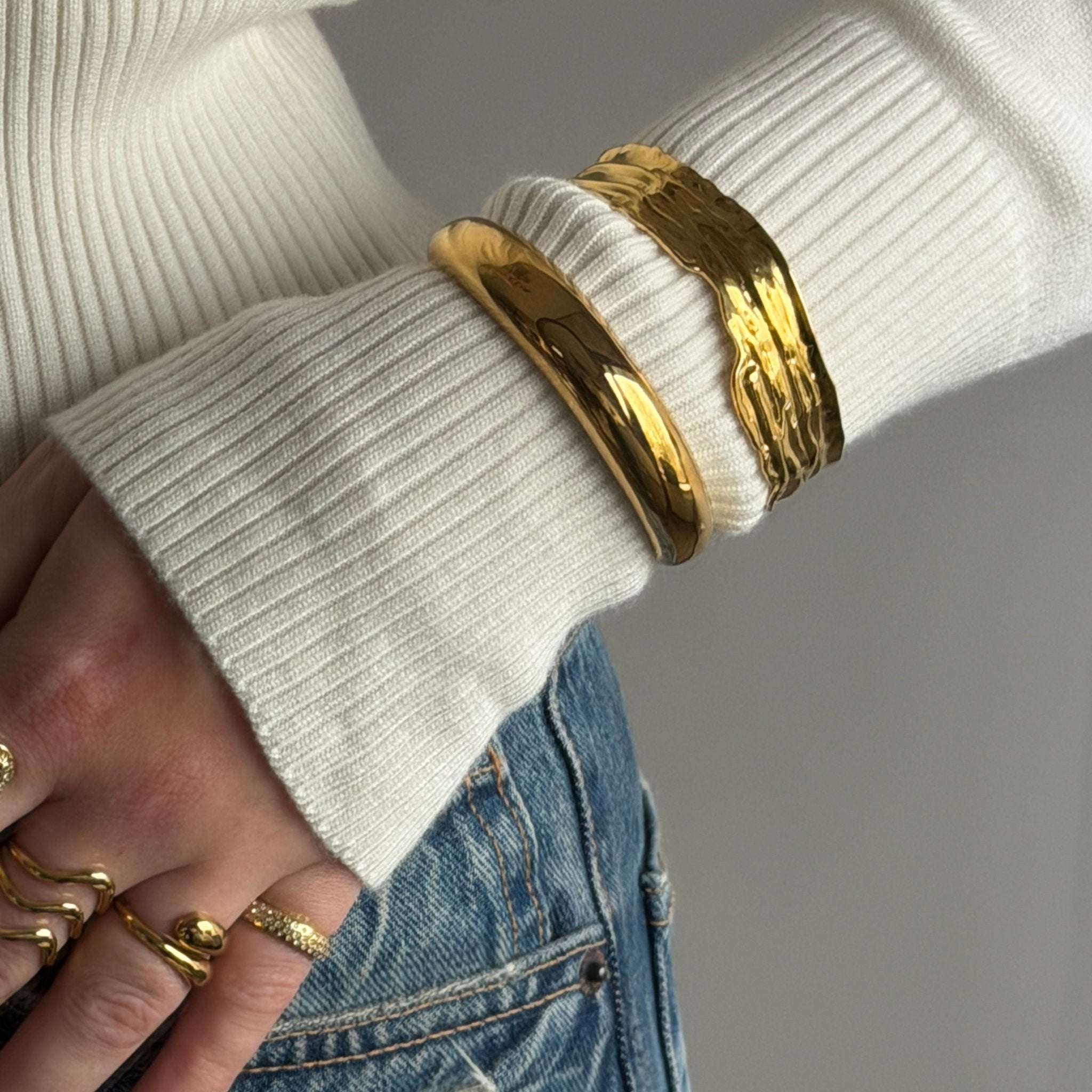 Mae Bangle