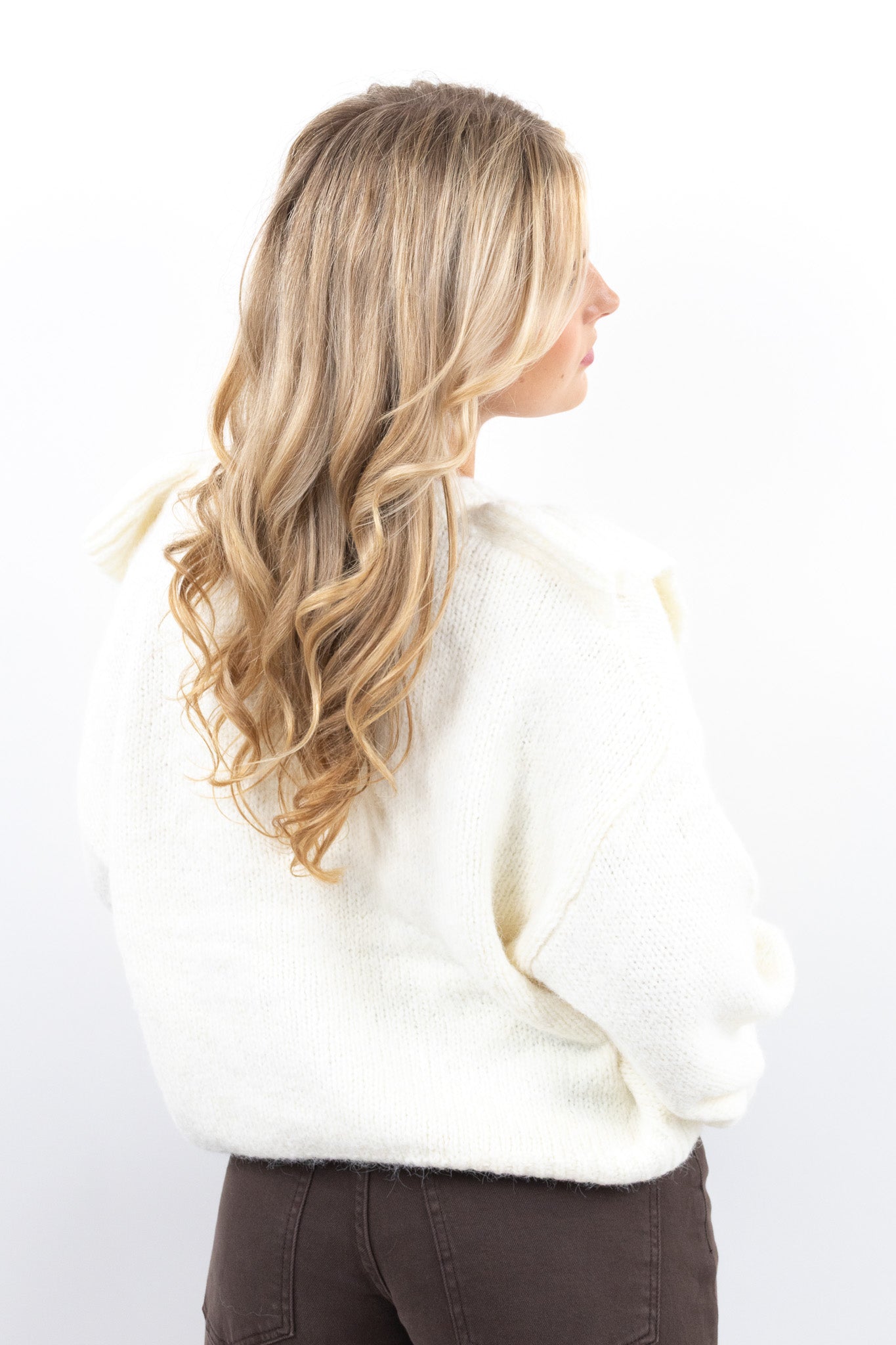 Soft Ruffle Knit