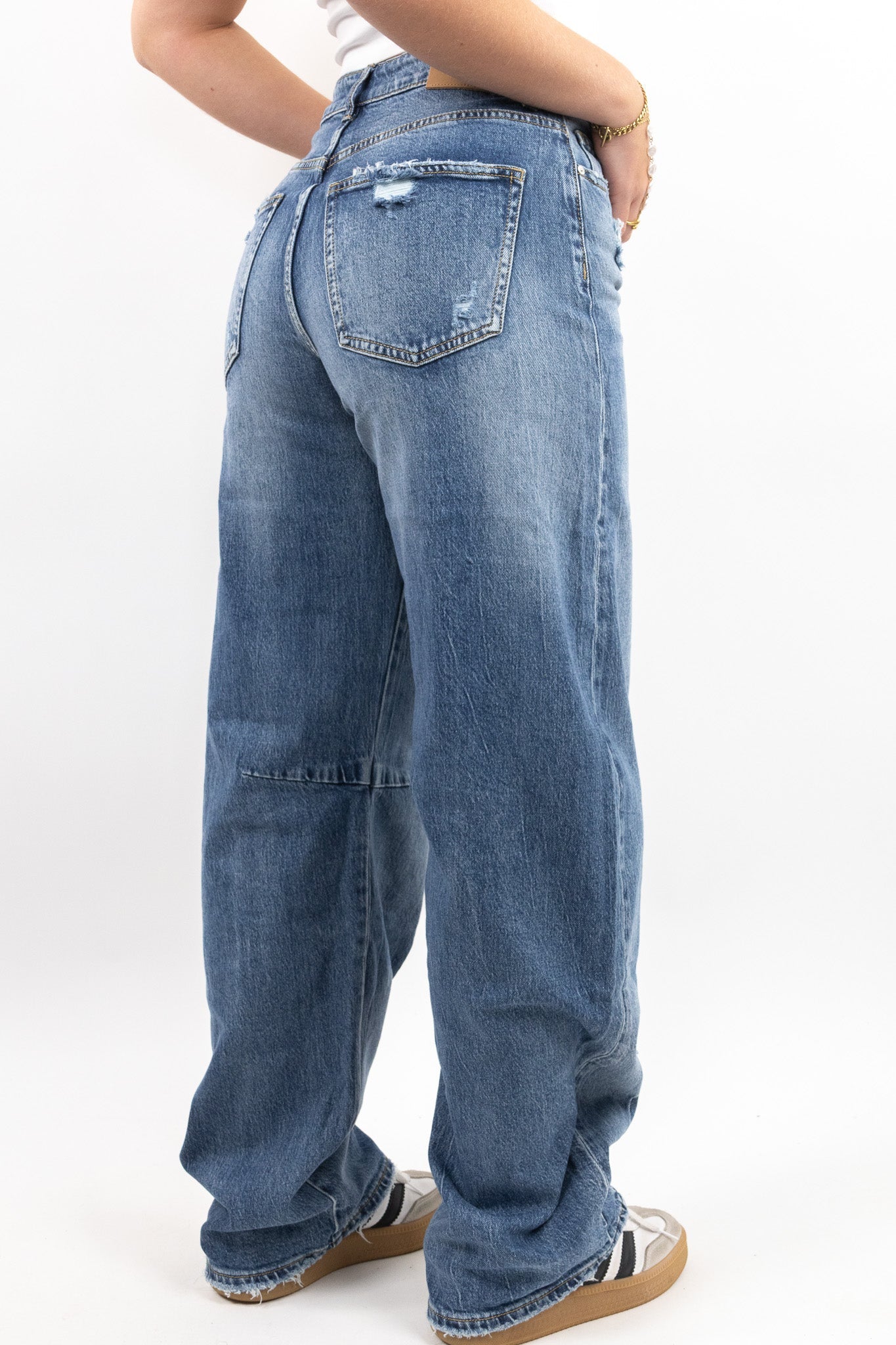 90’s Distressed Balloon Jeans